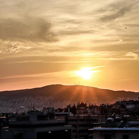 Apartment Bachelor Penthouse With Roof Garden Access, 15 M Walk To Acropolis