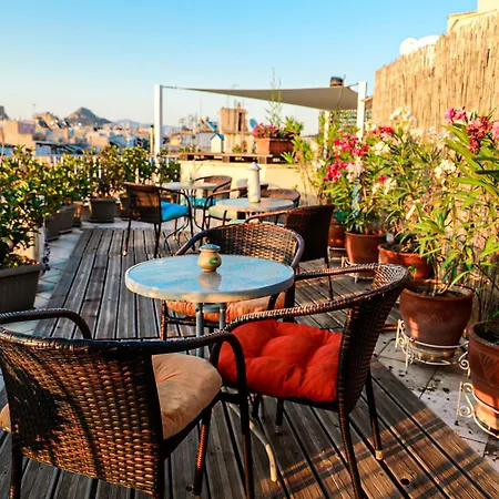 Bachelor Penthouse With Roof Garden Access, 15 M Walk To Acropolis Athens