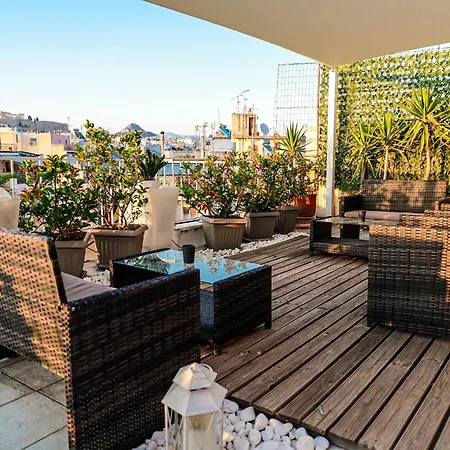 Bachelor Penthouse With Roof Garden Access, 15 M Walk To Acropolis