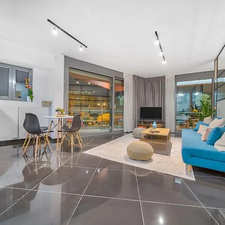 The Hostmaster Urban Bliss Ateny