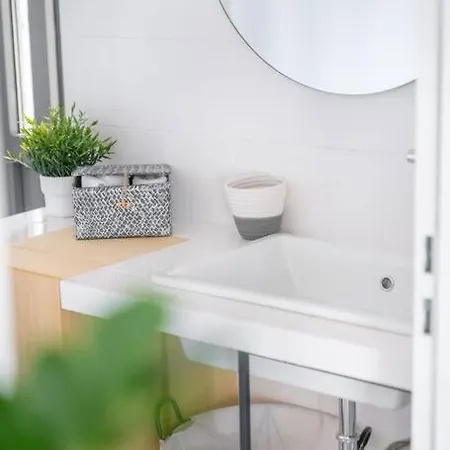 The Hostmaster Urban Bliss