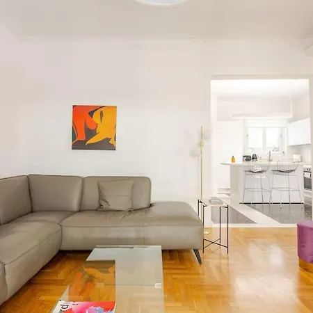 130m Luxury In The Heart Of Atene