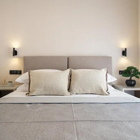 Modern Atena