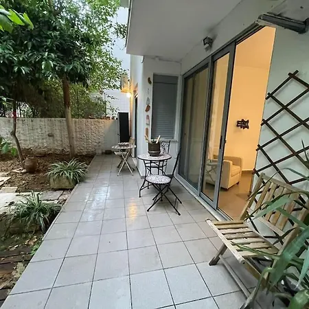 Stylish With Garden, Hilton Area. Near Metro Athènes