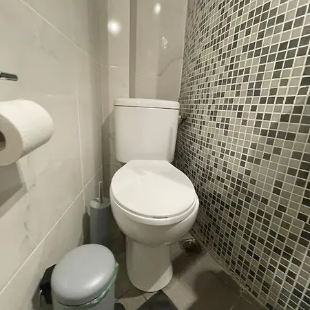 Stylish With Garden, Hilton Area. Near Metro Athènes