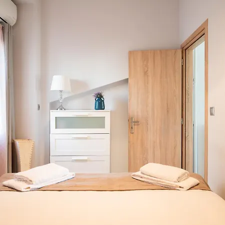 Modern Near The Marina Flisvos Atenas