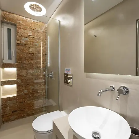 Appartement Minimal With Balcony In Pagrati, Athene