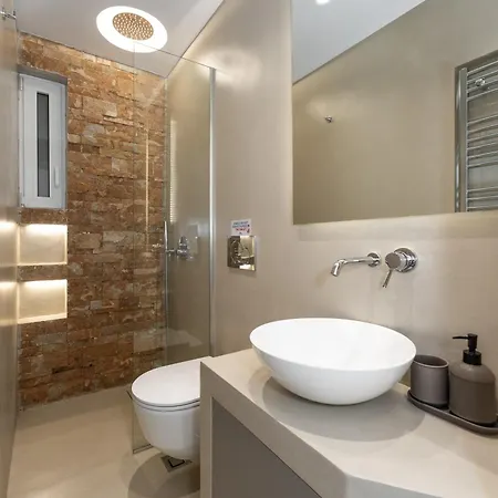 Minimal With Balcony In Pagrati, Athene