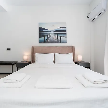 Appartement Minimal With Balcony In Pagrati,