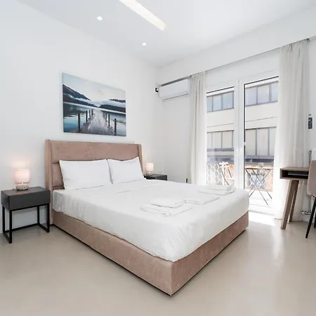 Appartement Minimal With Balcony In Pagrati, *