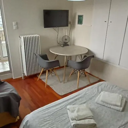 Apartment 5th Floor Studio, Huge Balcony, View, Near Stores And Park Athens