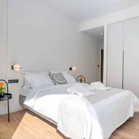 Chic Apartment-2 Bathrooms *