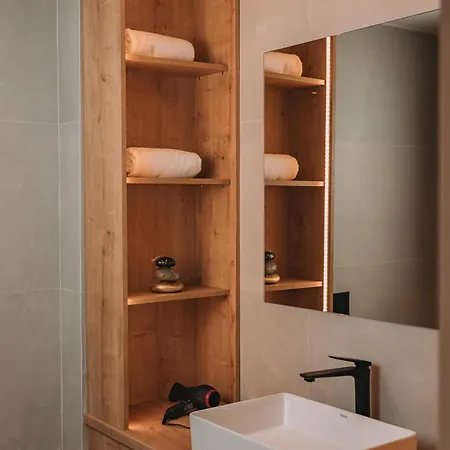 Chic Apartment-2 Bathrooms *