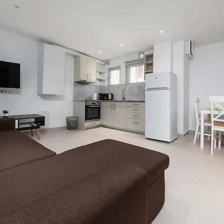 Sweet And Comfy 2bd Next To Metro And Archeological Museum Apartment