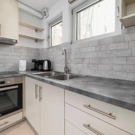 Sweet And Comfy 2bd Next To Metro And Archeological Museum Athens