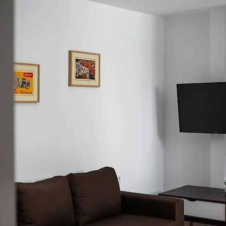 Sweet And Comfy 2bd Next To Metro And Archeological Museum Athens