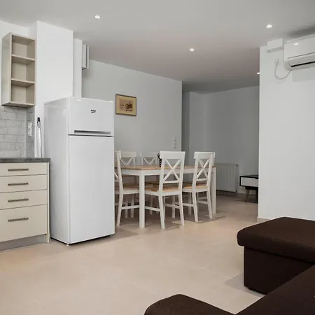Sweet And Comfy 2bd Next To Metro And Archeological Museum Athens