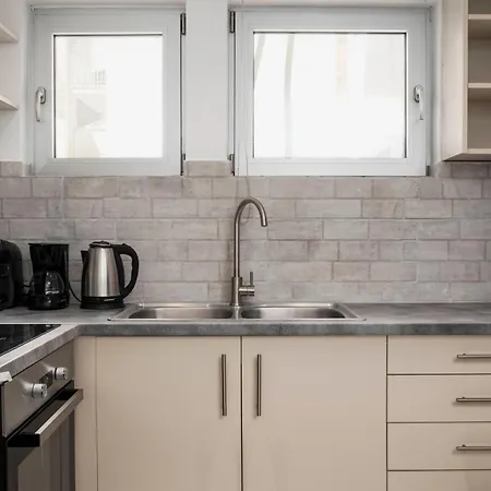 Apartment Sweet And Comfy 2bd Next To Metro And Archeological Museum *