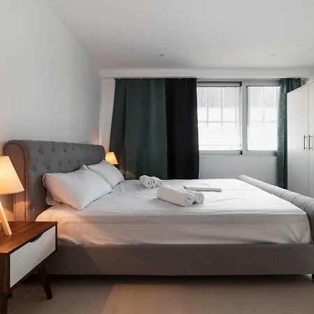 Sweet And Comfy 2bd Next To Metro And Archeological Museum Apartment *