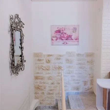 Angel House, House In Center Petralona Apartment *