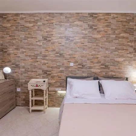Angel House, House In Center Petralona Apartment *