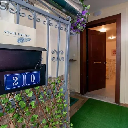 Angel House, House In Center Petralona Apartment *