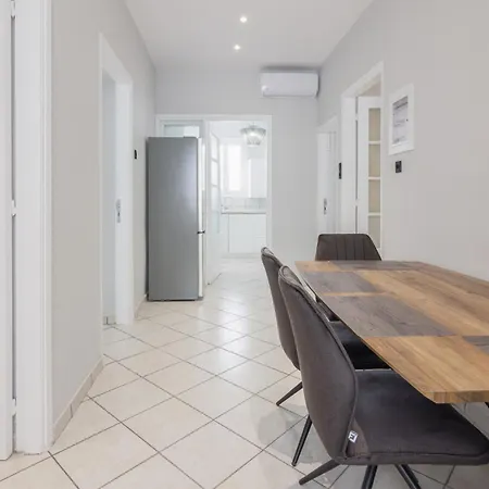 Apartment Amazing 2 Bedroom House Athens