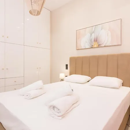 Apartment Amazing 2 Bedroom House Athens
