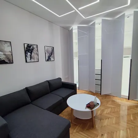 Central Apartament *