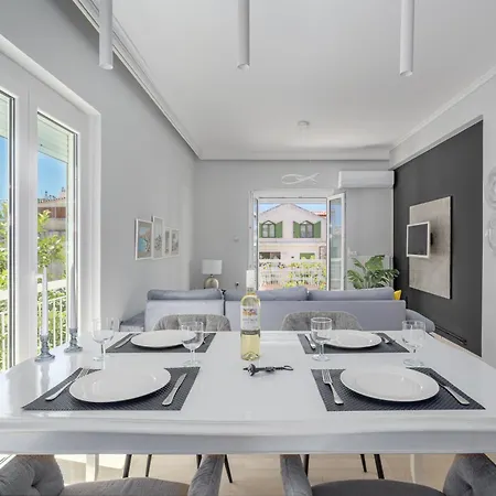 Euphoria Riviera Apt In Glyfada * Athens