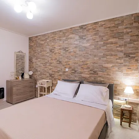 Angel House, House In Center Petralona Apartment