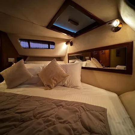 Botel Eva's Yatch *