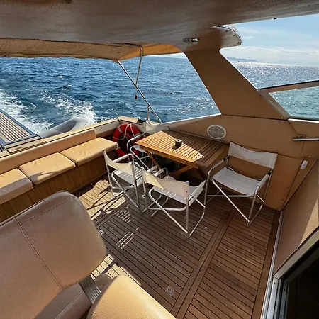 Botel Eva's Yatch