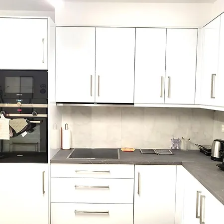 Fabilicious - 2 Apartments- Romantic Jacuzzi & Spacious Family Comfort Athens