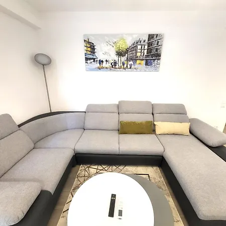 Apartment Fabilicious - 2 Apartments- Romantic Jacuzzi & Spacious Family Comfort
