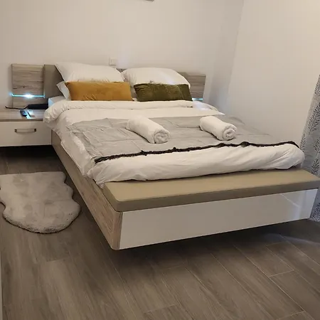 Apartment Fabilicious - 2 Apartments- Romantic Jacuzzi & Spacious Family Comfort Athens