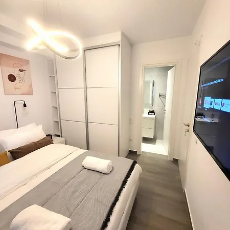 Apartment Fabilicious - 2 Apartments- Romantic Jacuzzi & Spacious Family Comfort *
