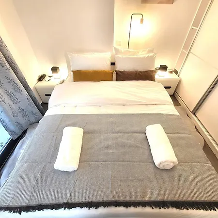 Apartment Fabilicious - 2 Apartments- Romantic Jacuzzi & Spacious Family Comfort *