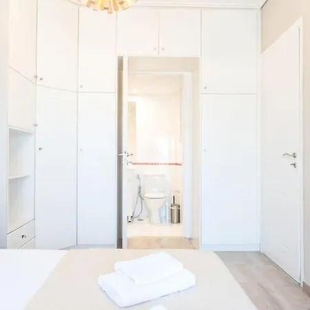Apartment Pame - Chic Alimos Home, 5 Min Walk To The Athens