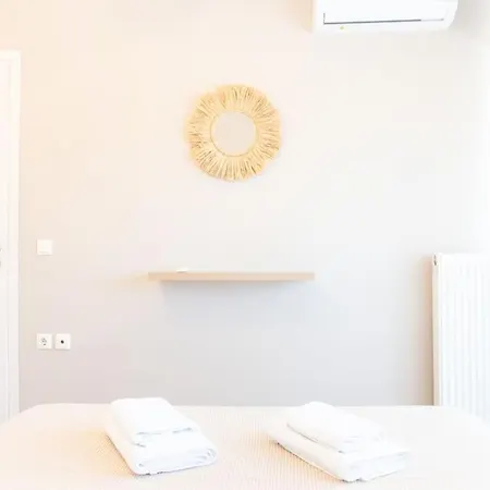 Apartment Pame - Chic Alimos Home, 5 Min Walk To The