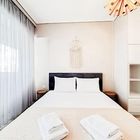 Apartment Pame - Chic Alimos Home, 5 Min Walk To The