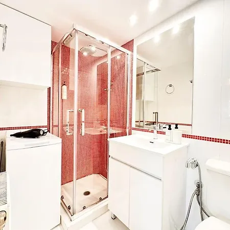 Pame - Chic Alimos Home, 5 Min Walk To The Apartment Athens
