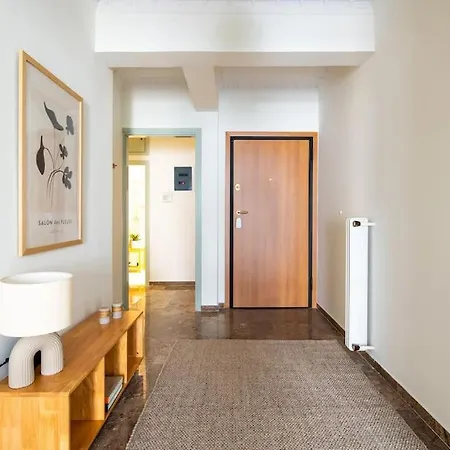 Sunlit Retreat 2-bed Apartment *