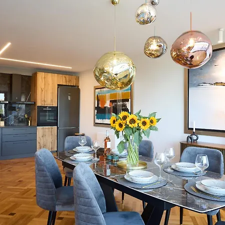 Acropolis Compass Apartment *