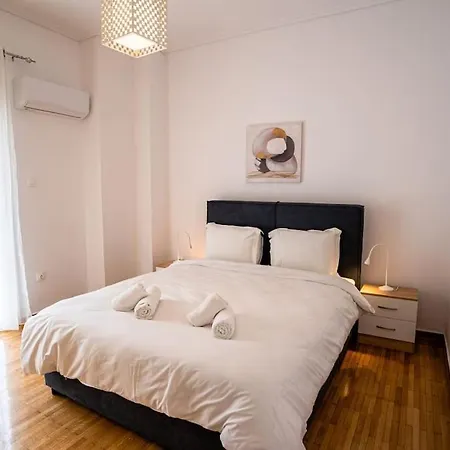 Apartment Spacious 2bd/1.5ba Downtown One-step From Victoria Athens