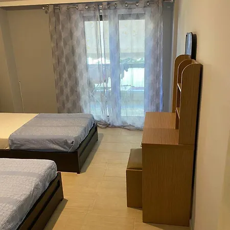 Are Welcome Αθήνα