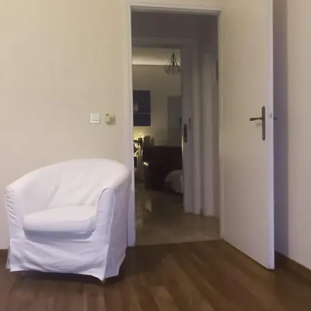 Apartment Sunny Chalandri - Penthouse With Balcony