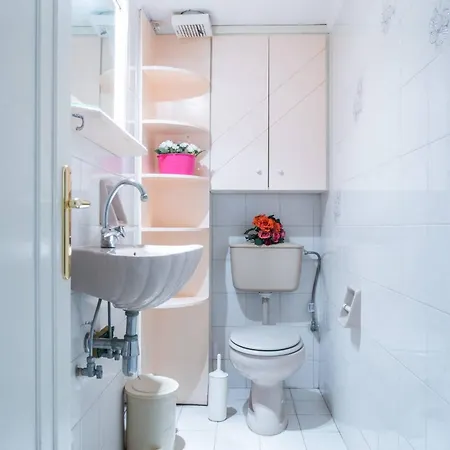 Sunny Apartment Athens