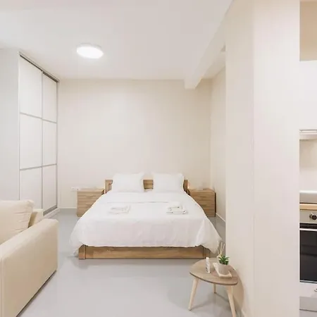 Urban Retreat In A Lively Area