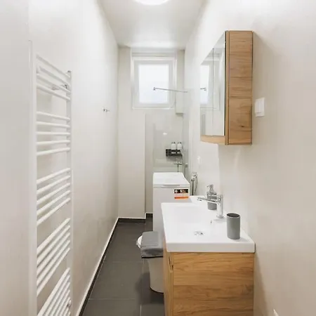 Urban Retreat In A Lively Area Apartment